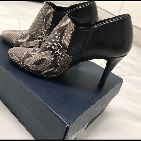 Cole Haan snake print leather ankle Bootie Size 5B - Picture 1 of 6